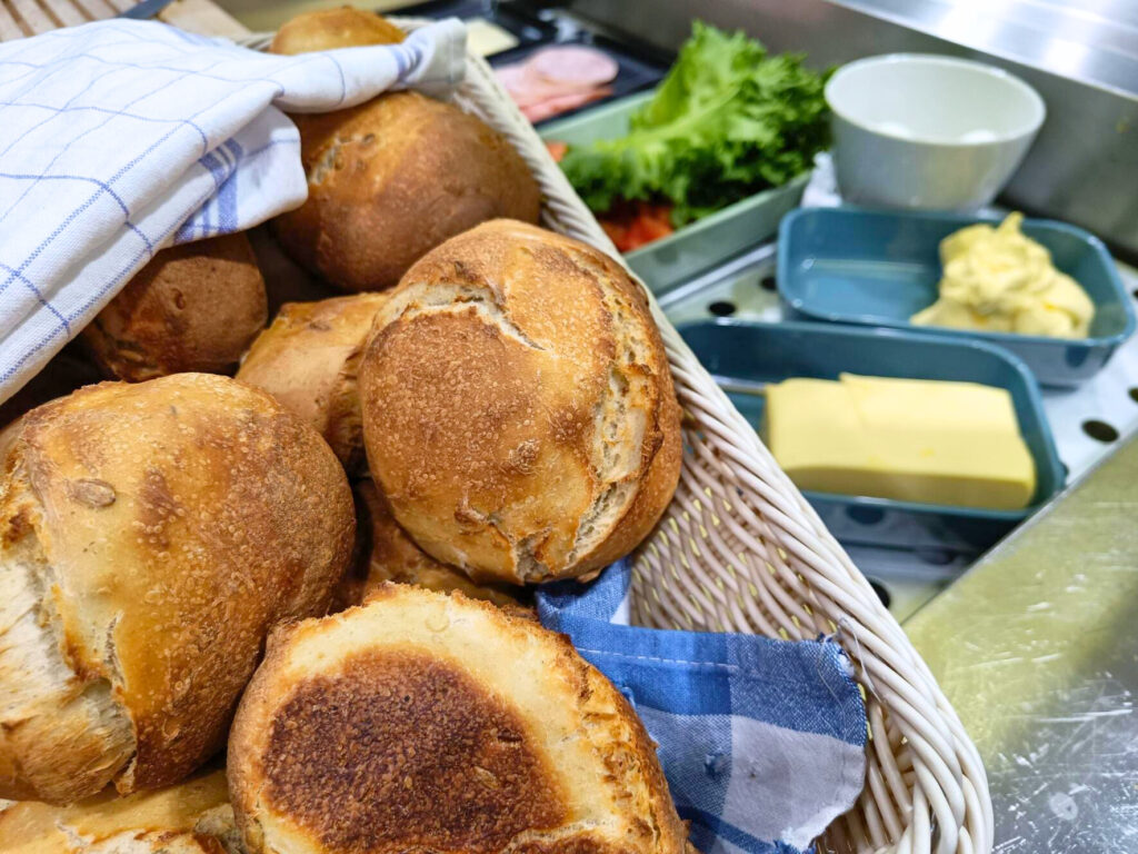 Knitterin aamiaissämpylät.